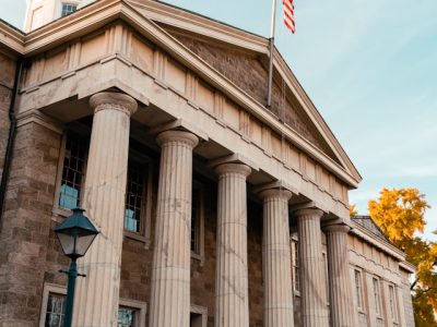 taylor-cole-8nwM0TyXs7I-unsplash